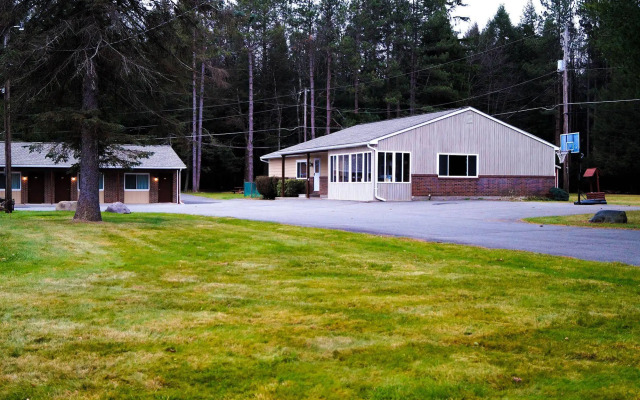 Sullivan Trail Inn & Suites