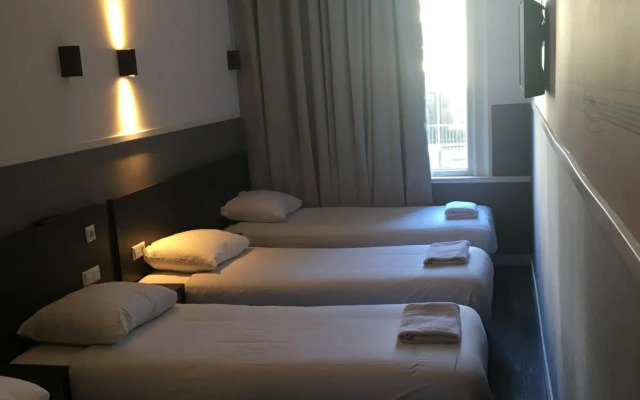 Hotel Manofa
