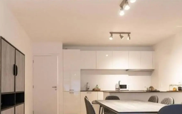 Spacious 3BR 2/5 BA Near Diamond District by Oneluxstay