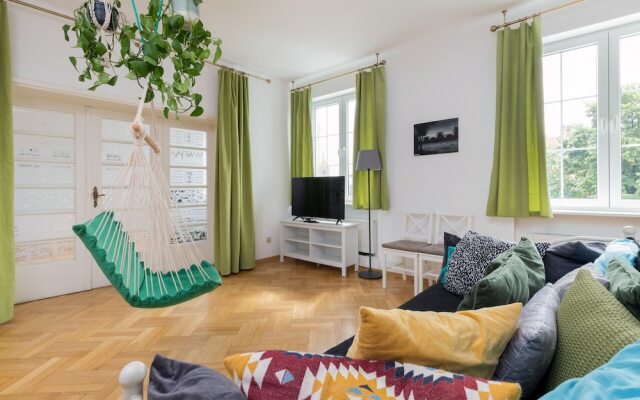 Heart of Gdansk Apartment by Renters
