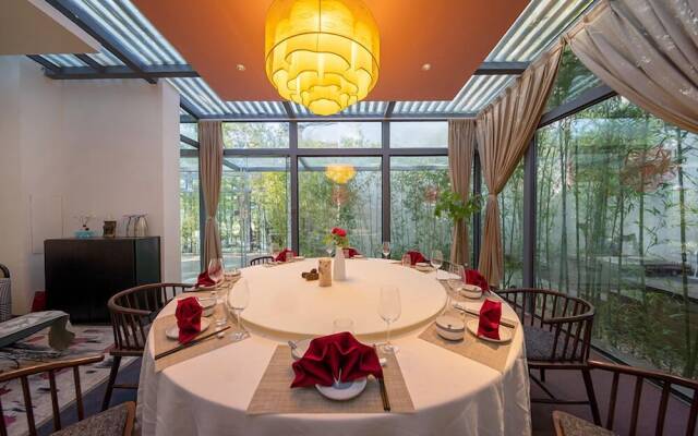 Leliving Butterfly Resort Lijiang