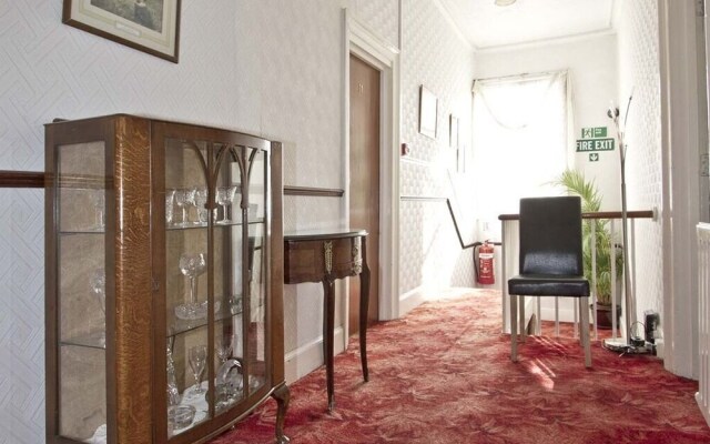 Ashurst Lodge Hotel