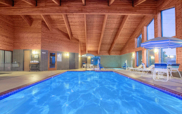 AmericInn by Wyndham Hayward