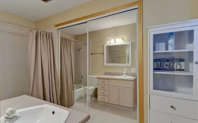 Longbranch 201 Condo with Pool & Hot Tub