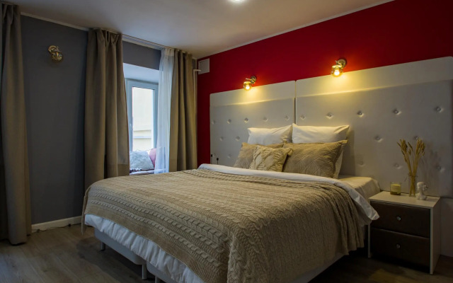 Апартаменты на набережной реки Фонтанки 40/68