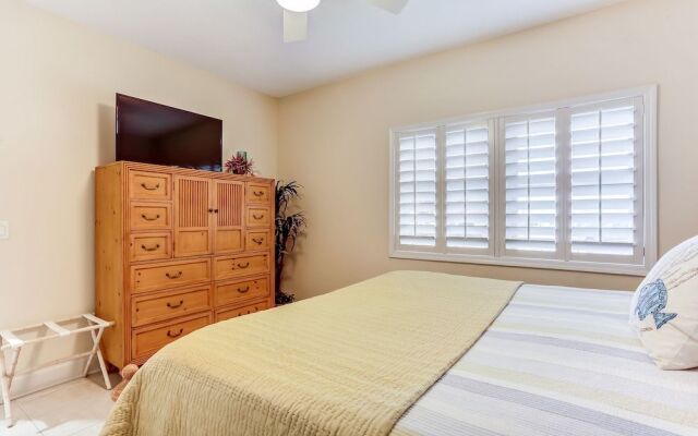 Dog Friendly Home with Ocean View from Balcony by RedAwning