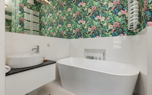 Magnificent Sarmacka by Renters Prestige