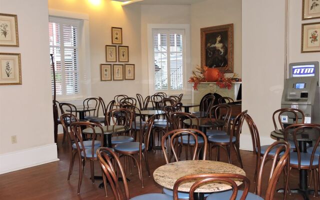 New Orleans Courtyard Hotel and Suites by the French Quarter