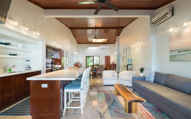 Casa Woodbine Beachfront House