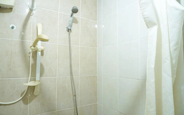 Elegant Studio Apartment at Nifarro Park By Travelio