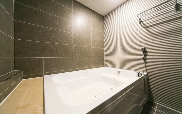 Le Idea Hotel