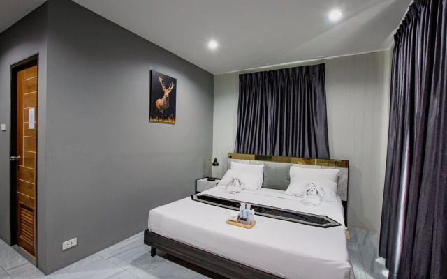 The Living Hotel SamutPrakan