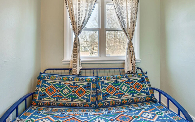 Pet-friendly Pittsburgh Home: 3 Mi to Downtown!