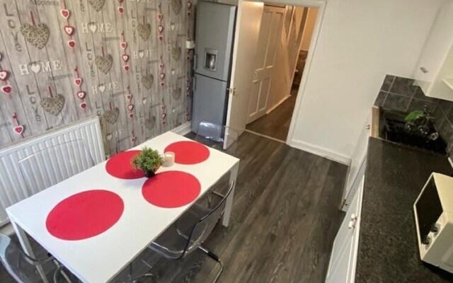Liverpool City Stays - City Centre Apartment
