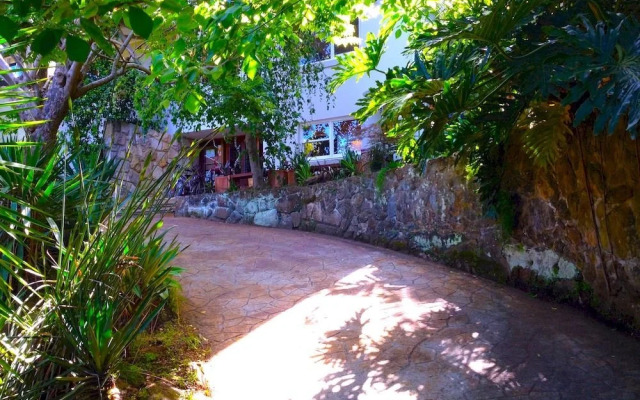 Castlepeak HomeStyle Accommodation