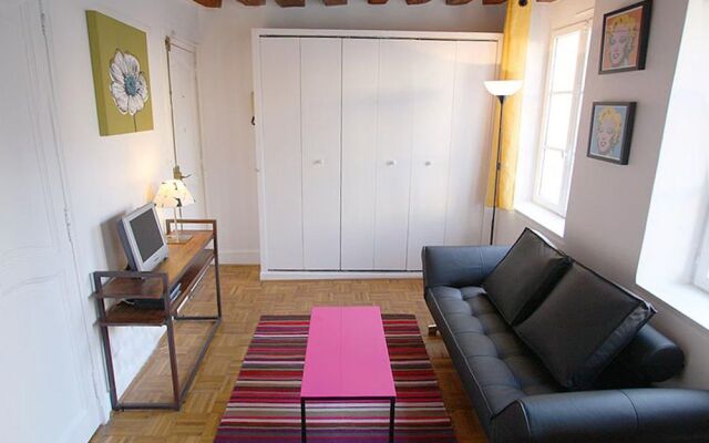Appartements Paris Centre - At Home-Hotel