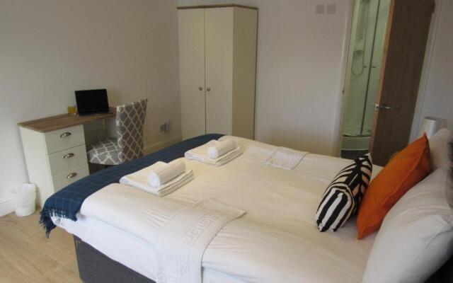 The Cambridge Suites -Tas Accommodations