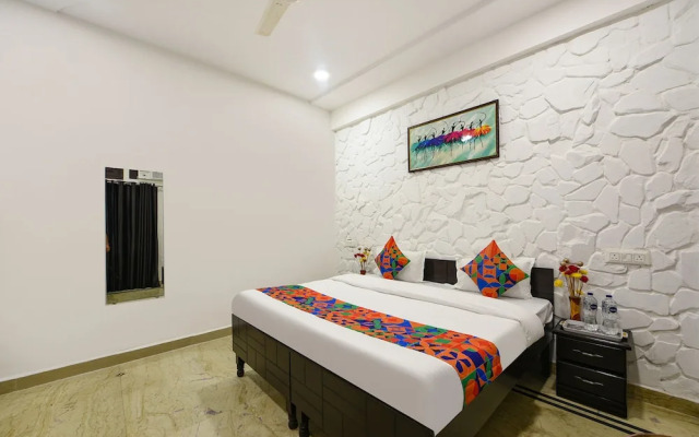 Fabhotel Silver Stone