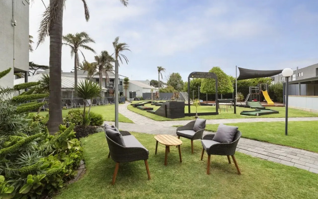 Whitecliffs Beach Resort
