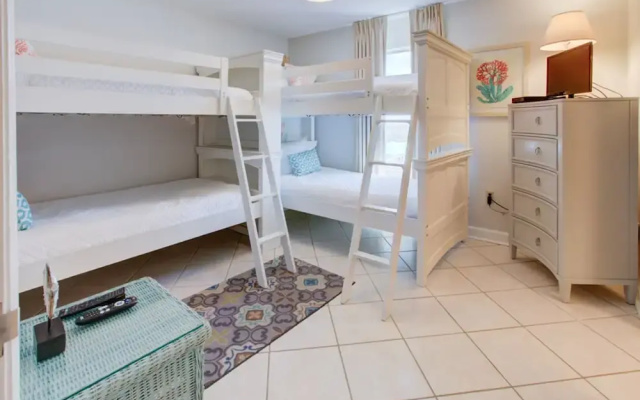 Pelican Beach Resort 0801