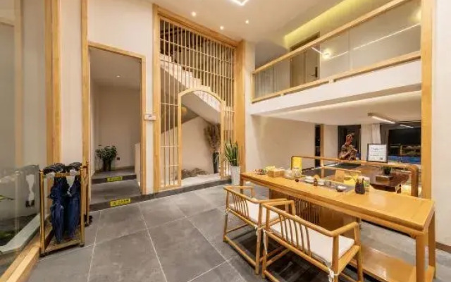 Qianhuan·evelyn·Wangshan Light Luxury Pool Homestay (Libo Xiaoqikong East Gate)