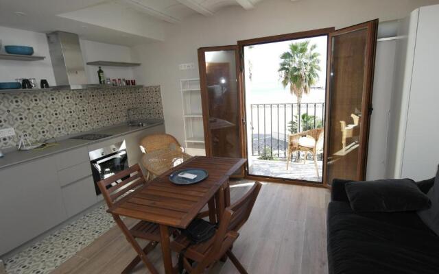 AR28-2, Bonito apartamento en primera línea