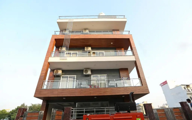 Palm Garden Suites By OYO Rooms