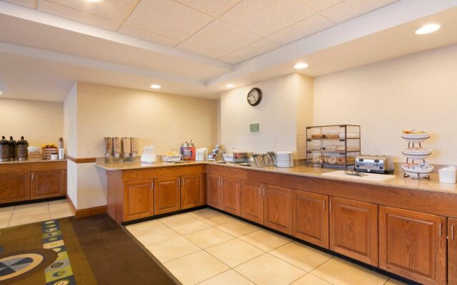 Country Inn & Suites by Radisson, Wytheville, VA