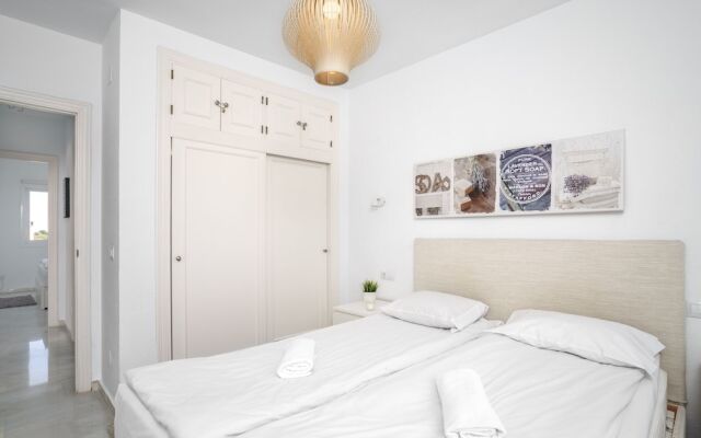 Terrific Bright Apartment with Private Terrace Ref 71