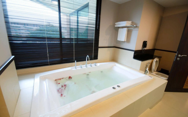 Tara Mantra Cha Am Resort