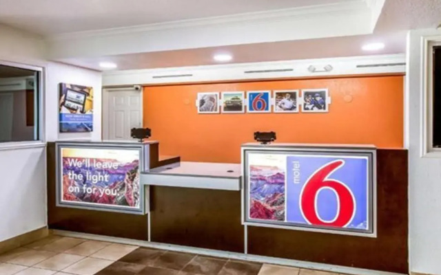 Motel 6 Euless, TX - DFW West