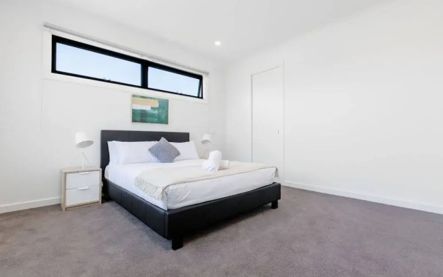 WoW Factor!luxe 4BR Townhouse@glen Waverley