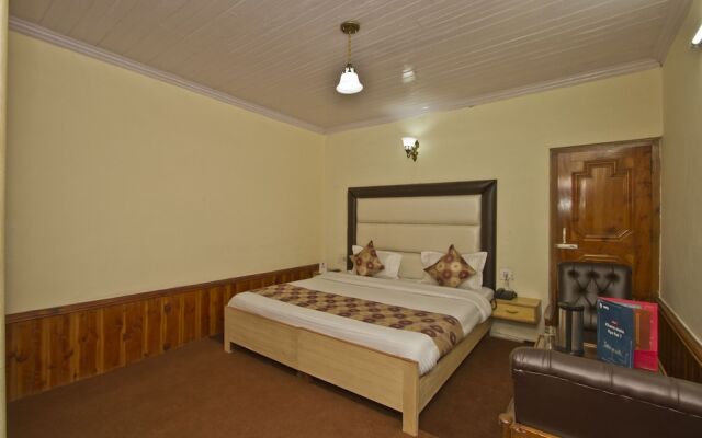 OYO 8895 Hotel Pine Grove