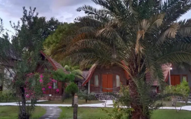 Oyo 1133 Gusung Indah Bungalow & Restaurant