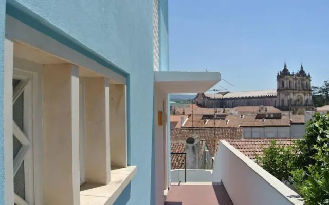 Alcobaca Hostel - Blue House