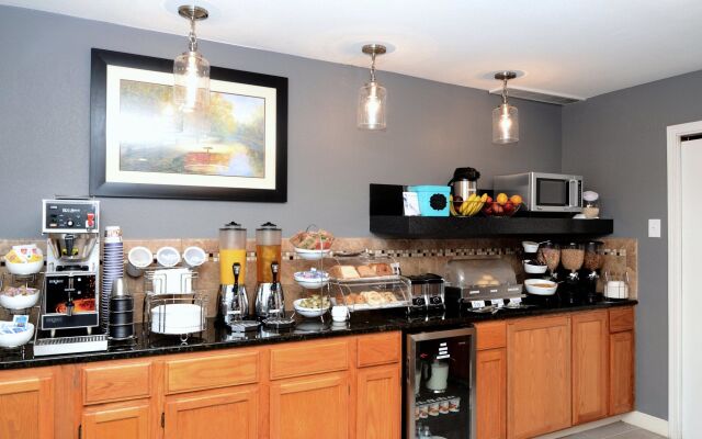 SureStay by Best Western Kansas City Country Inn North