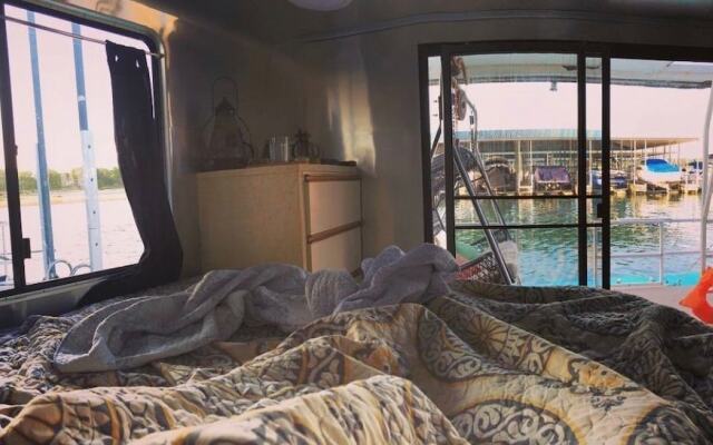 Airstream Houseboat Amazing Lake Travis View