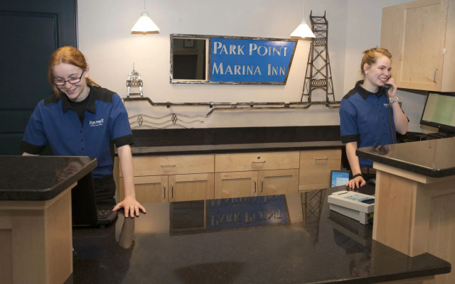 Park Point Marina Inn