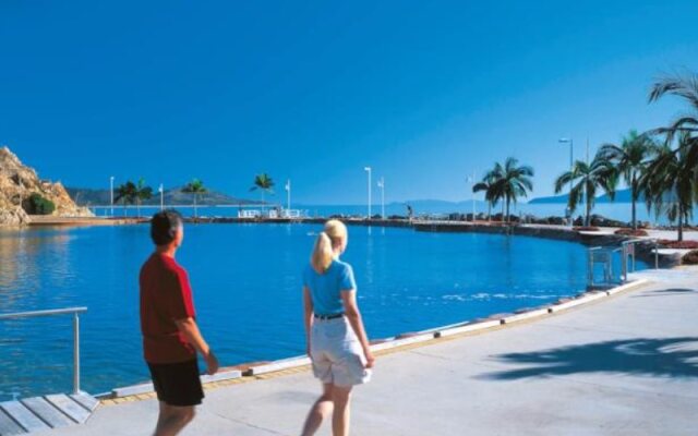 Cedar Lodge Motel Townsville