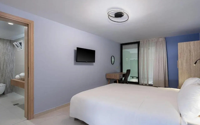M City Hotel