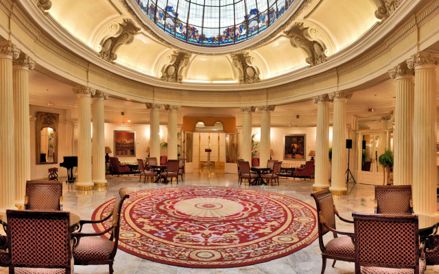 Hotel Carlton