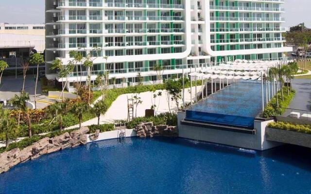 Azure Urban Beach Resort Manila by Radlett