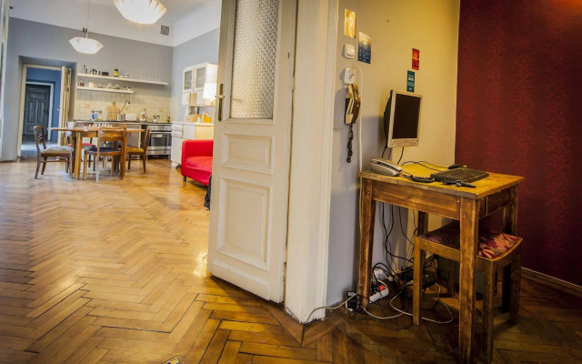 Travellers Inn Hostel