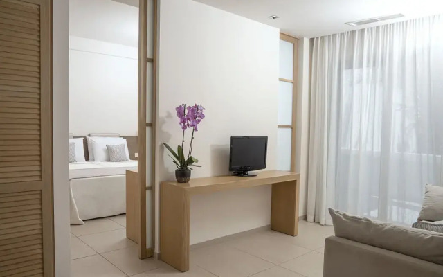Maritimo Beach Hotel