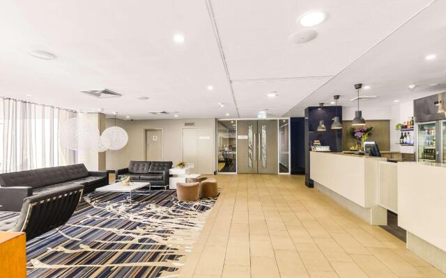 Quality Suites Pioneer Sands