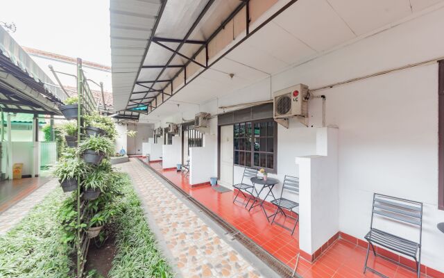 RedDoorz @ Hotel Pondok Kurnia near Buah Batu Bandung