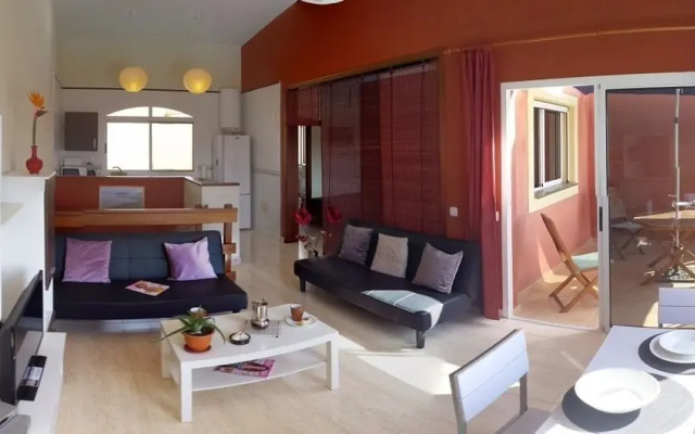 Romantic Sunny Apartment