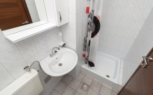 Nice Home in Zadar With Wifi and 8 Bedrooms