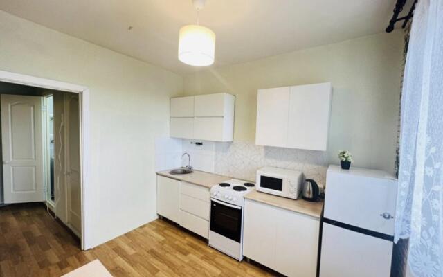 Саквояж на улице Мужества 18