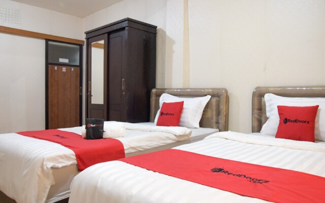 RedDoorz near Pelabuhan Tanjung Perak 2 Surabaya